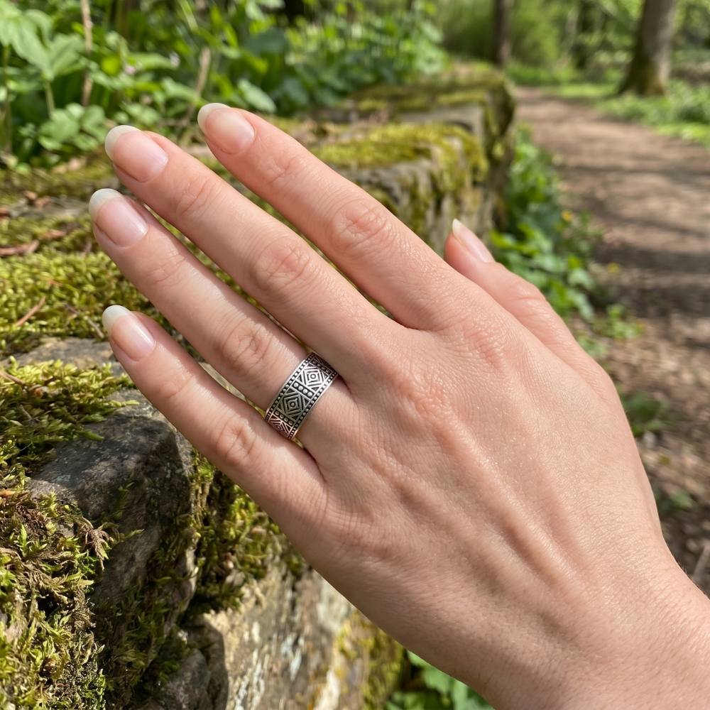 Antique Style Ring