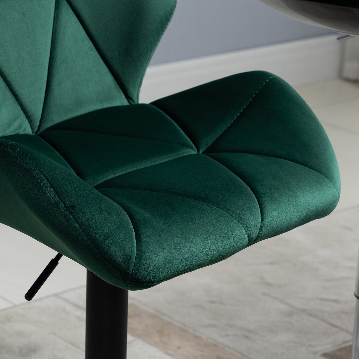 easycomfort easycomfort set 2 sgabelli da bar altezza regolabile con base in metallo e seduta in velluto sgabelli moderni con schienale e poggiapiedi 46x48x83 104cm verde