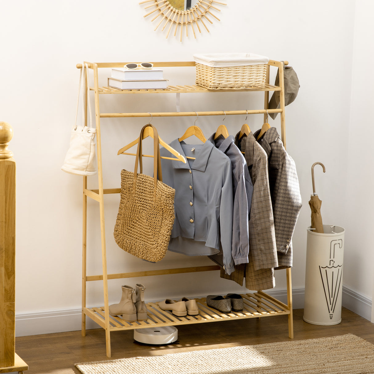 easycomfort easycomfort appendiabiti in bambu design rialzato a 2 livelli con barra e 2 ganci 114x40x139 cm