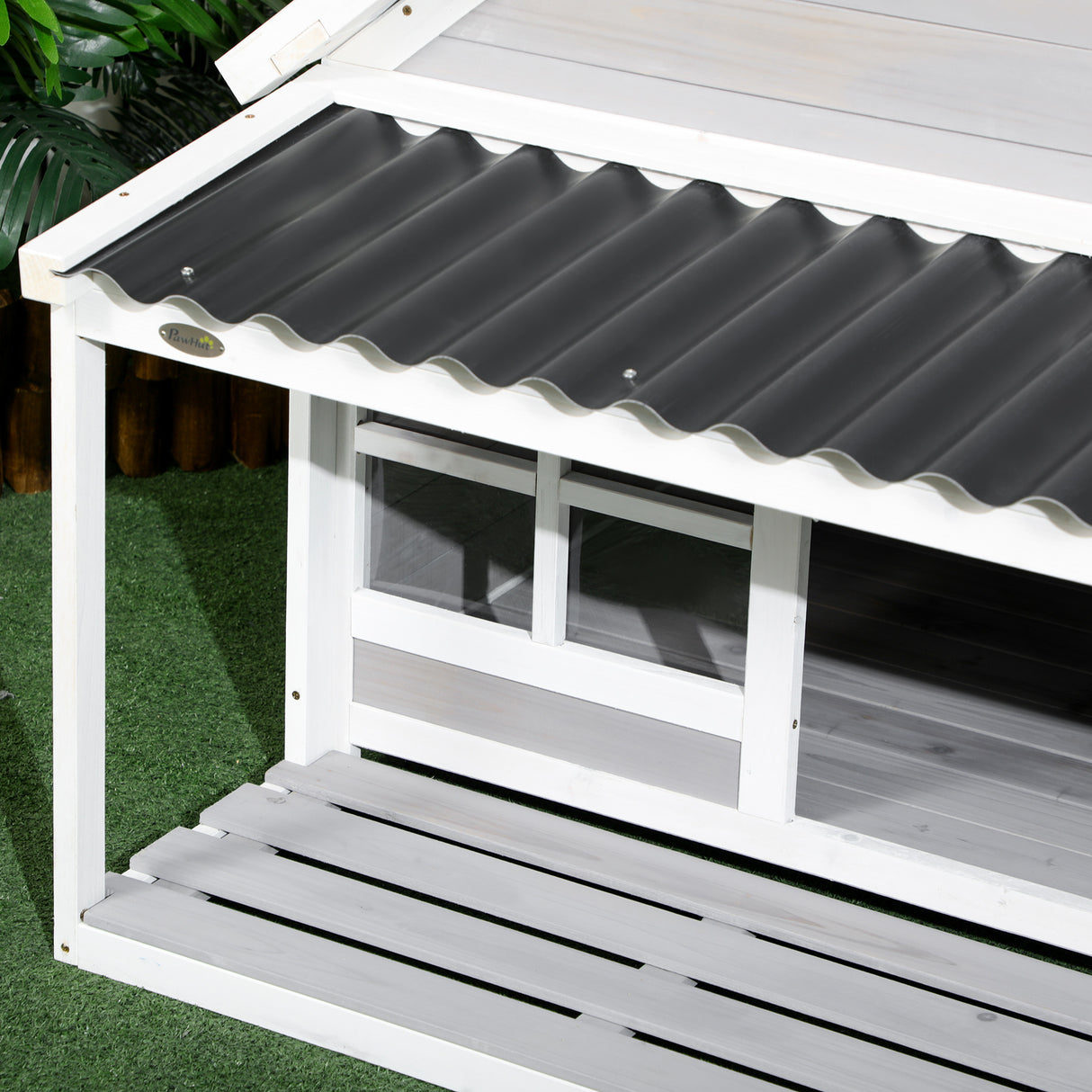 easycomfort easycomfort cuccia per cani da esterno in legno e pvc con portico e finestre 126x118x105cm grigio