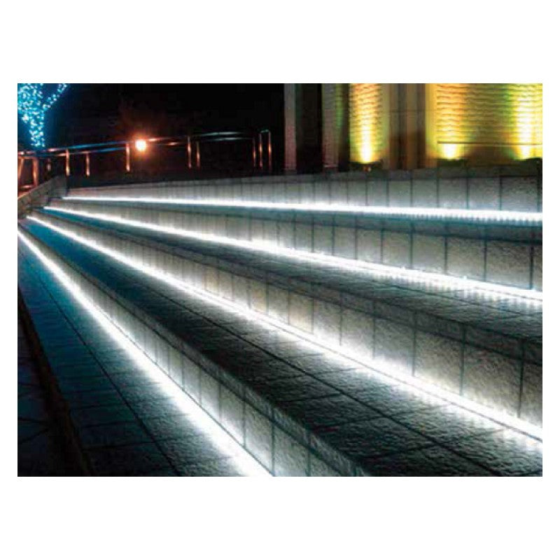 striscia led adesiva per esterni rotolo da 5 m luce calda