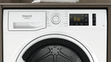 asciugatrice a pompa di calore a carica frontale hotpoint ntm1192wkit 9 kg a__