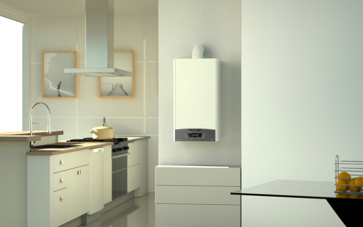 caldaia a gas ariston clas one system 24 kw metano wi fi optional completa di kit fumi new erp 2018